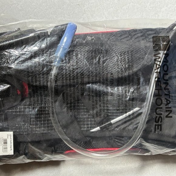 NWT Mountain Warehouse Circuit 6L Hydro Bag - Picture 14 of 14